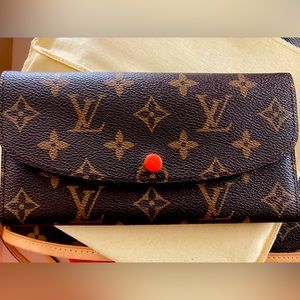 Emily wallet monogram